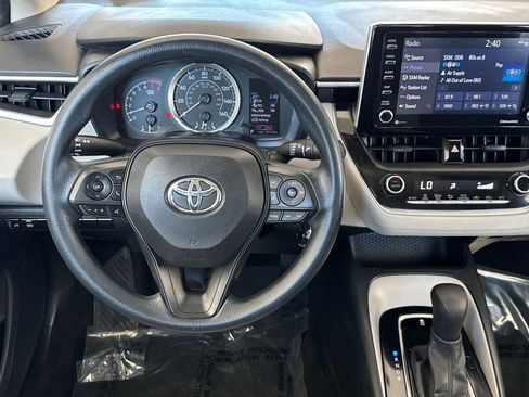 Used 2021 Toyota Corolla LE FWD image 15