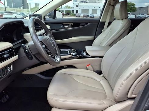 Certified 2022 Lincoln Nautilus FWD w/ Premium Package image 4