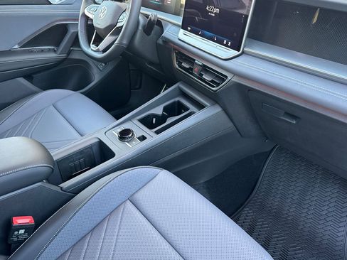 New 2026 Volkswagen Tiguan SE R-Line AWD/4WD image 16