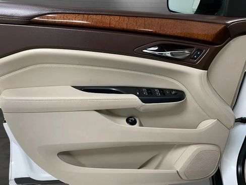 Used 2016 Cadillac SRX Luxury w/ Driver Awareness Package FWD image 9
