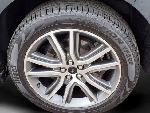 Used 2024 Ford Edge Titanium w/ Equipment Group 301A AWD/4WD image 8