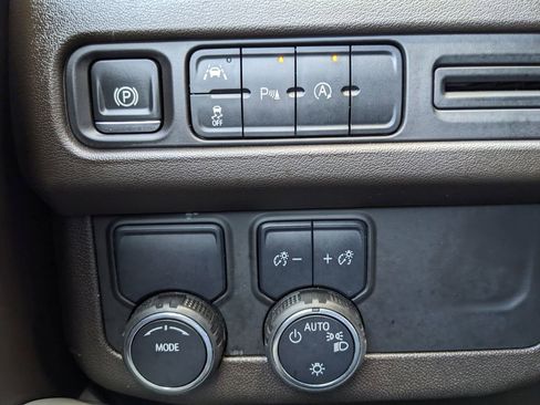 Used 2024 Chevrolet Tahoe LT RWD image 57