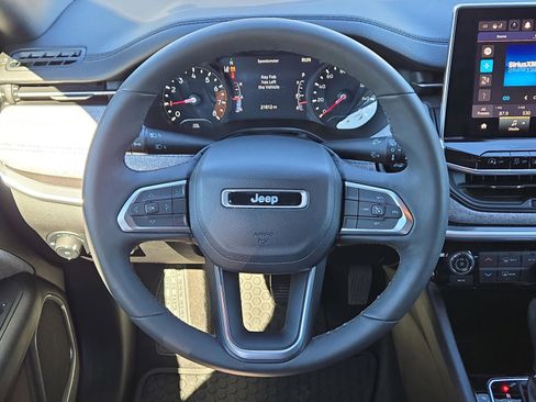 Used 2023 Jeep Compass Latitude w/ Convenience Group image 19