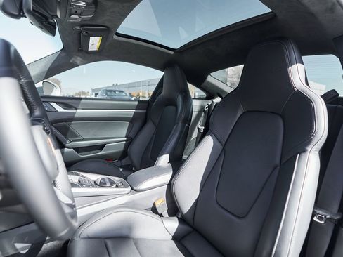 Used 2025 Porsche 911 Turbo S image 39