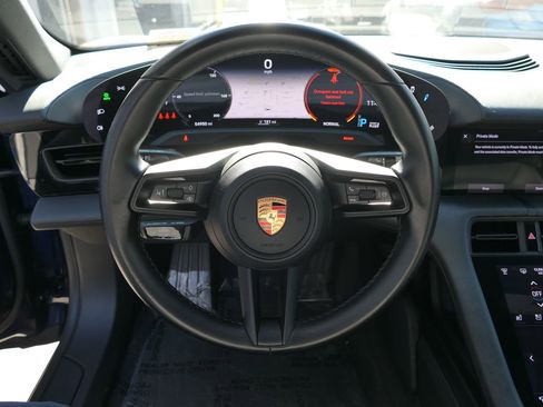 Used 2021 Porsche Taycan image 16