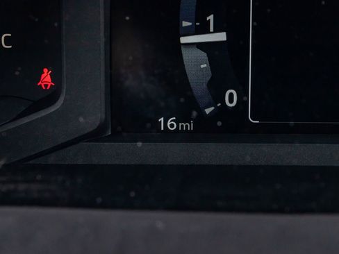 Used 2025 Toyota Tacoma SR5 image 22