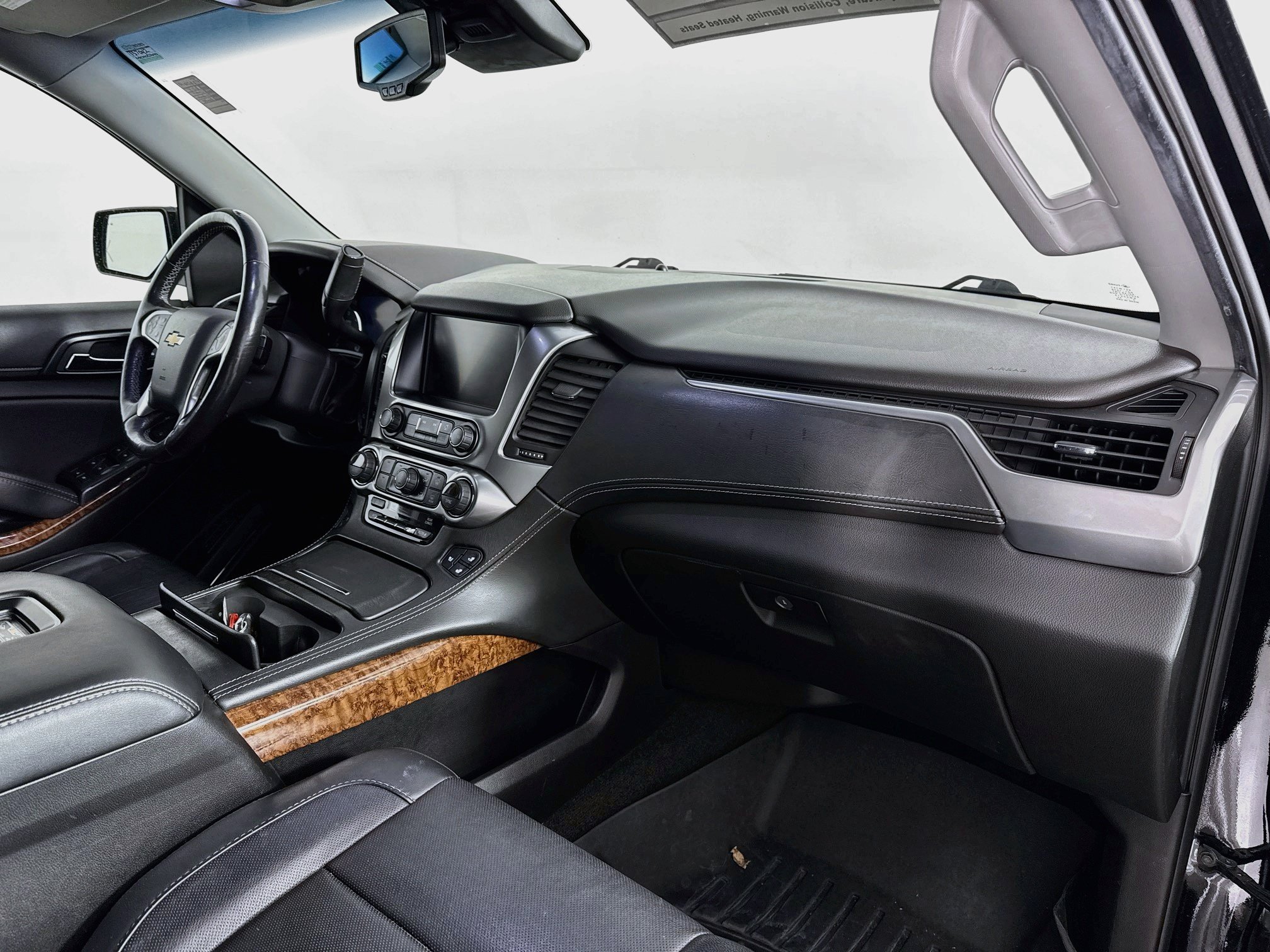 Used 2018 Chevrolet Suburban Premier w/ RST Edition AWD/4WD image 32