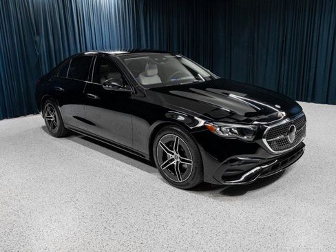 New 2026 Mercedes-Benz E 350 4MATIC Sedan image 3