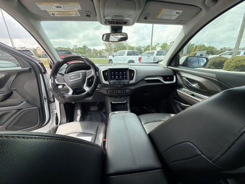 Used 2020 GMC Terrain SLT w/ Preferred Package FWD image 11