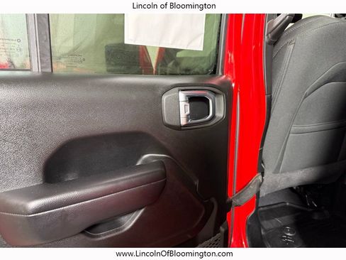Used 2021 Jeep Gladiator Willys image 42