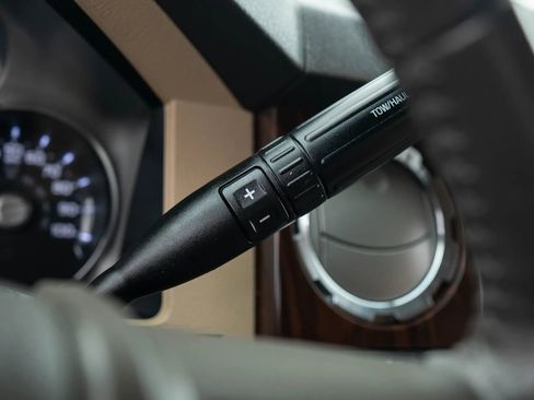 Used 2013 Ford F350 Lariat w/ Chrome Pkg image 32