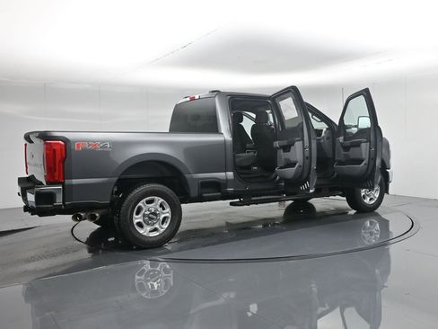 New 2026 Ford F250 XLT w/ FX4 Off-Road Package image 5
