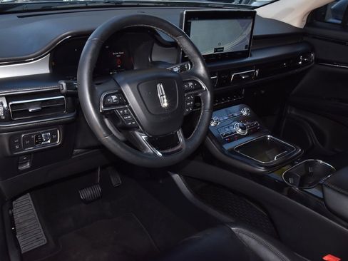 Used 2022 Lincoln Nautilus FWD w/ Premium Package image 33