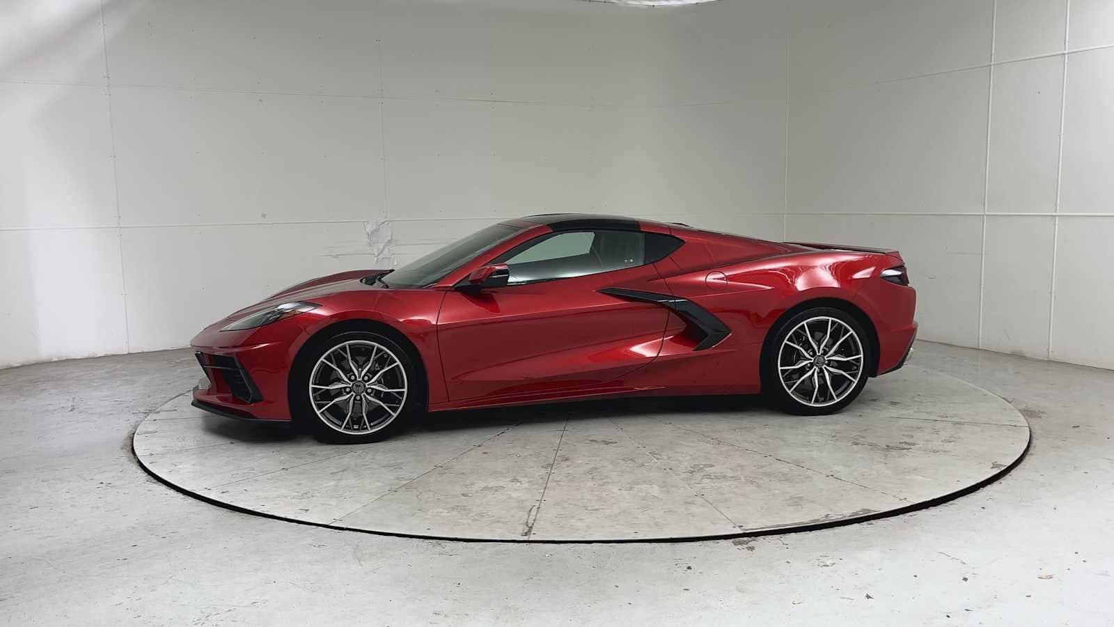Used 2024 Chevrolet Corvette Stingray Coupe RWD image 5