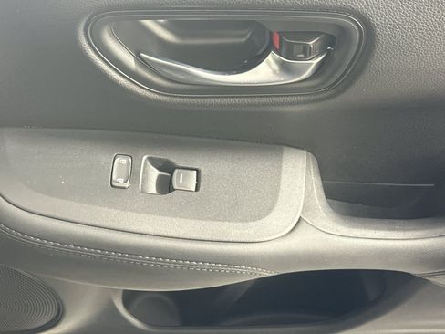 Used 2025 Honda HR-V LX image 29