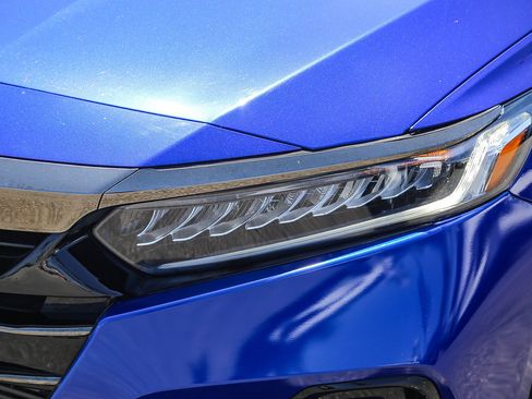 Used 2022 Honda Accord Sport image 4