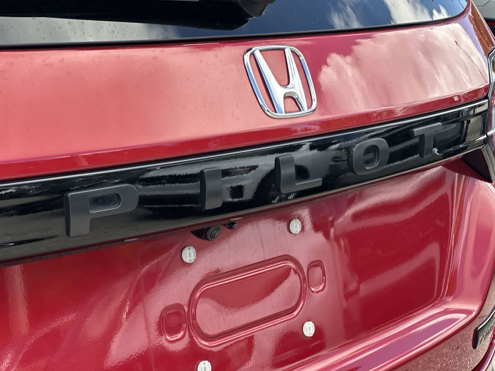 Used 2023 Honda Pilot TrailSport image 11