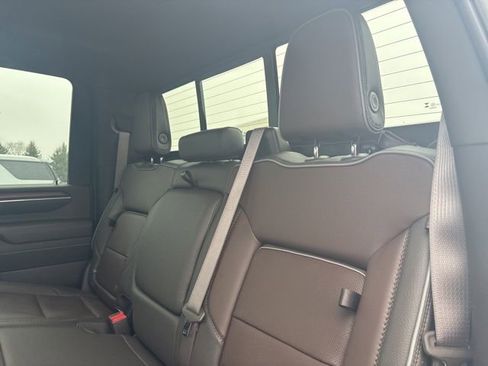 Used 2025 GMC Sierra 3500 Denali w/ Denali Reserve Package image 20