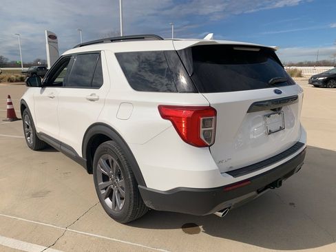 Used 2024 Ford Explorer XLT w/ Equipment Group 202A image 6