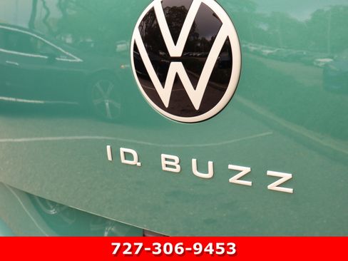 Used 2025 Volkswagen ID. Buzz 1st Edition image 9