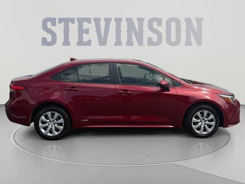 Used 2025 Toyota Corolla LE AWD/4WD image 6