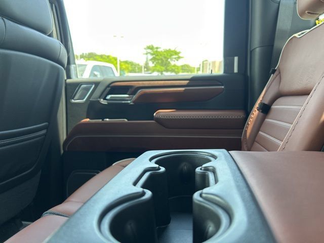 New 2026 GMC Sierra 3500 Denali Ultimate w/ LPO, Black Badging Package AWD/4WD image 35