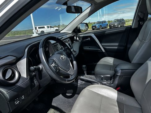 Used 2016 Toyota RAV4 XLE AWD/4WD image 9