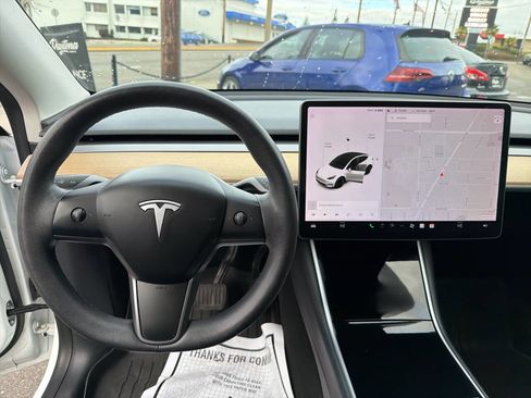 Used 2020 Tesla Model Y Long Range image 25