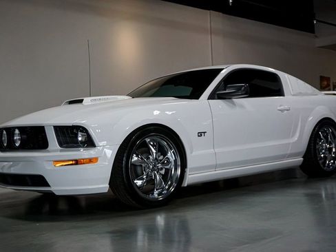 Used 2007 Ford Mustang GT image 3