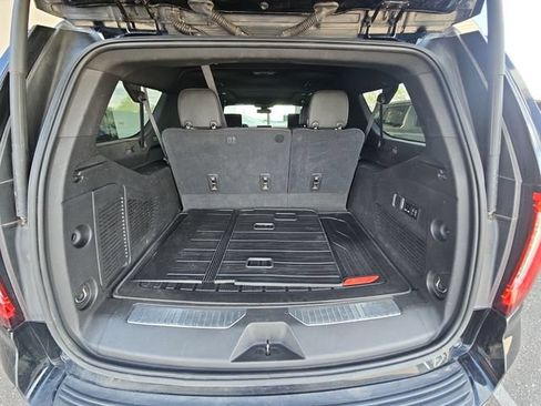 Used 2021 GMC Yukon XL AT4 w/ AT4 Premium Plus Package AWD/4WD image 19