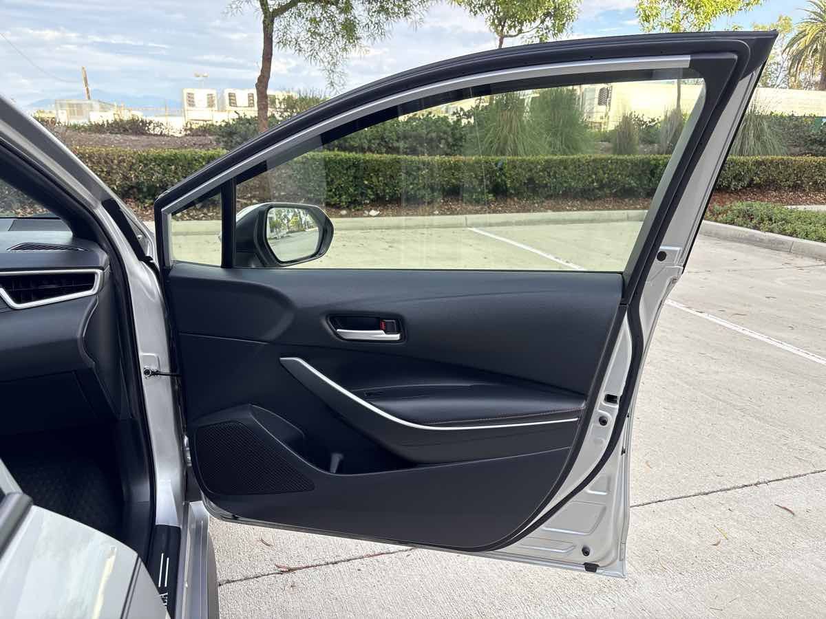 Used 2024 Toyota Corolla SE w/ SE Package FWD image 14