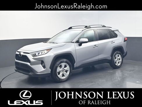 Used 2019 Toyota RAV4 XLE FWD image 1