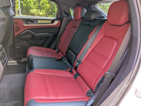 Certified 2026 Porsche Cayenne E-Hybrid Coupe AWD/4WD image 22