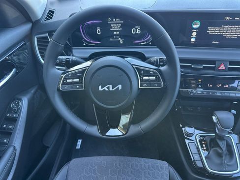 New 2026 Kia Seltos S image 14