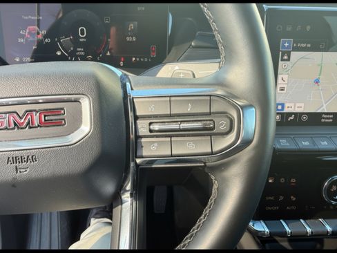 Used 2025 GMC Acadia Elevation FWD image 27