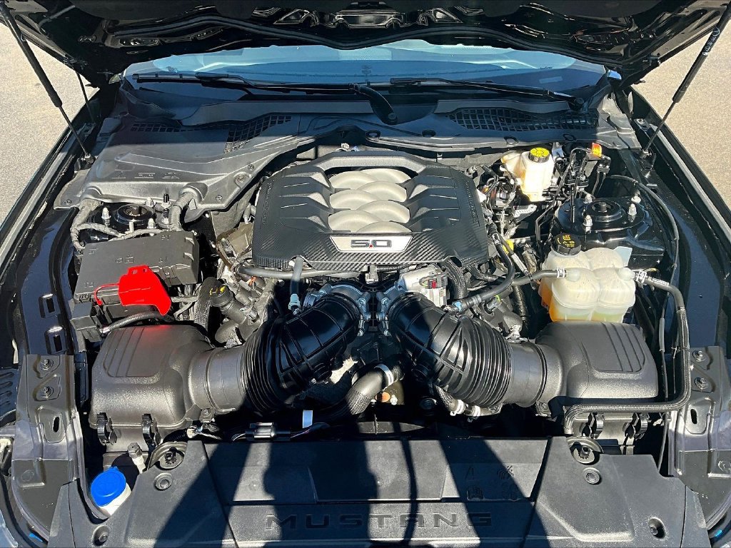 Used 2025 Ford Mustang GT Premium RWD image 31