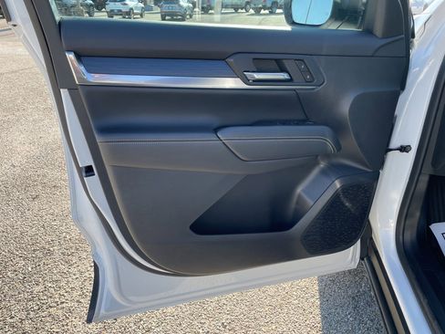 Used 2025 GMC Terrain Elevation image 12