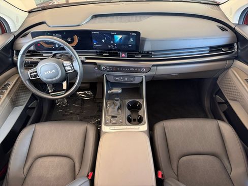 Used 2026 Kia Carnival FWD image 36