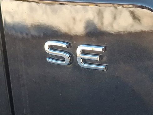 Certified 2025 Volkswagen Atlas SE image 31