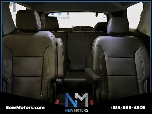Used 2021 Chevrolet Traverse LT w/ LT Premium Package AWD/4WD image 13