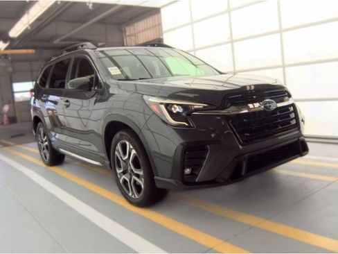Used 2024 Subaru Ascent Limited AWD/4WD image 4