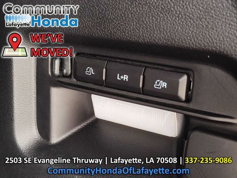 Used 2023 Ford Explorer Platinum w/ Technology Package AWD/4WD image 11