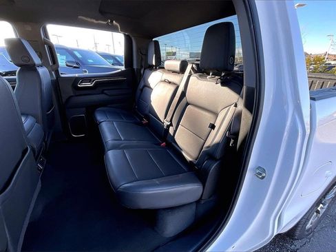 Used 2025 GMC Sierra 1500 SLT image 25