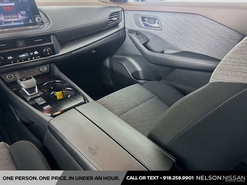 Used 2023 Nissan Rogue SV FWD image 21