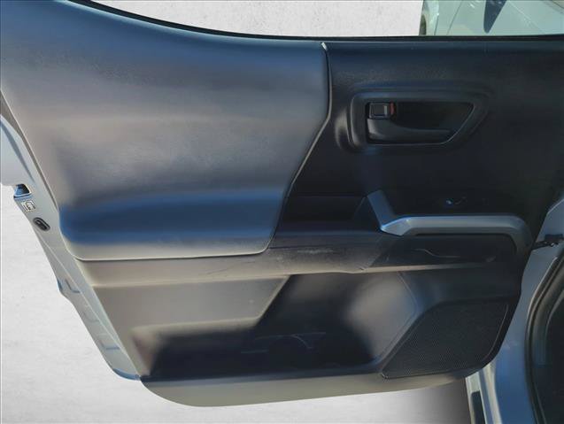 Used 2020 Toyota Tacoma 2WD Double Cab image 11