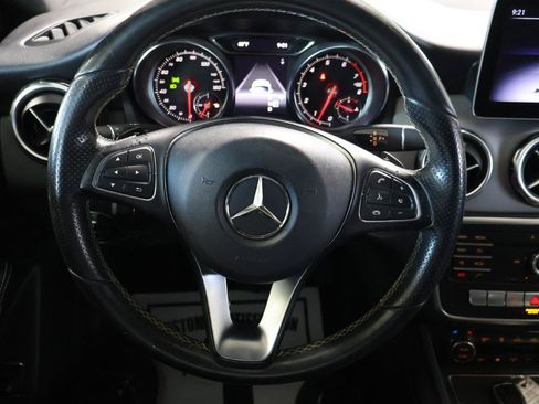 Used 2018 Mercedes-Benz GLA 250 image 26