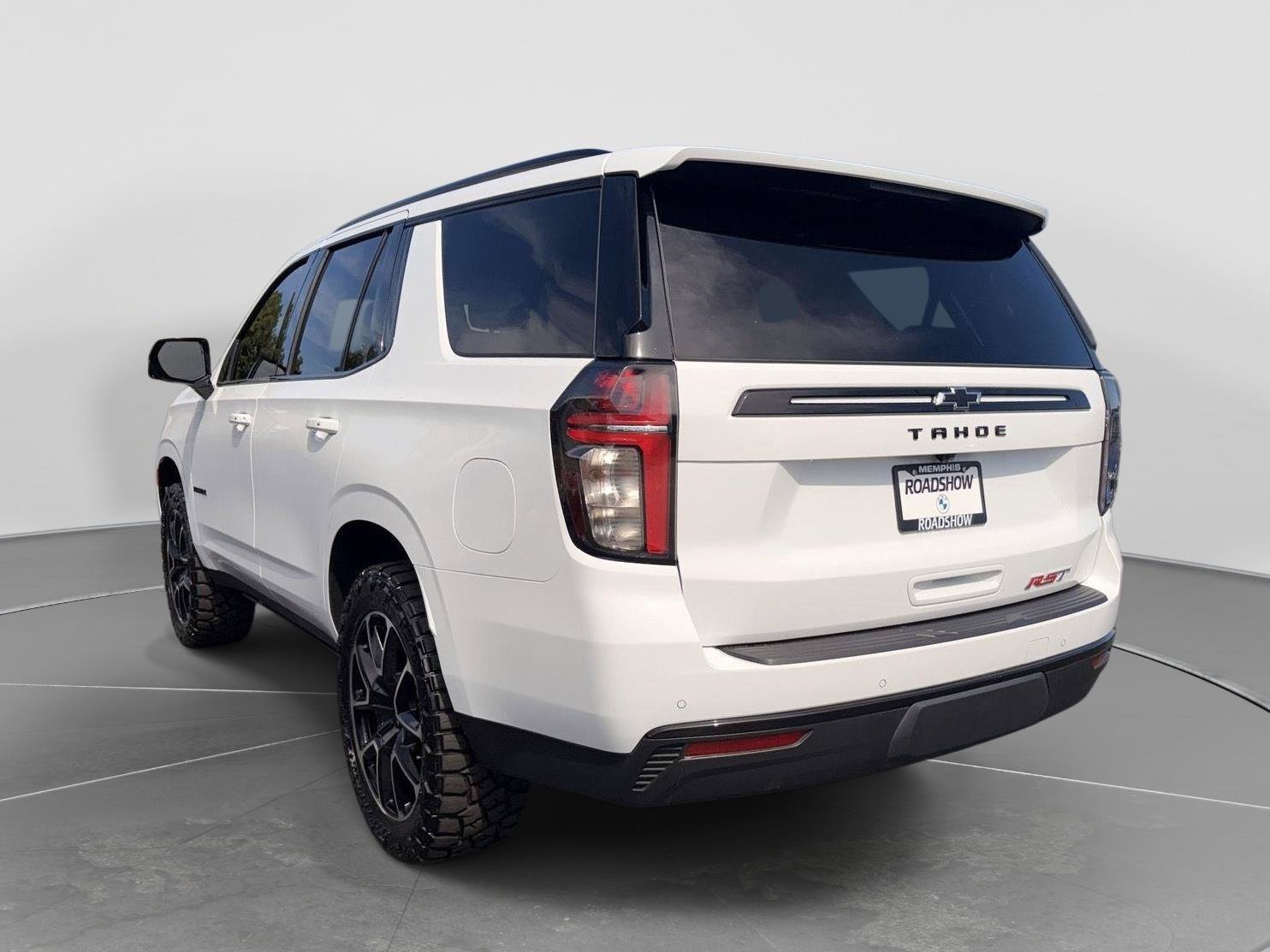Used 2024 Chevrolet Tahoe RST w/ Luxury Package AWD/4WD image 3