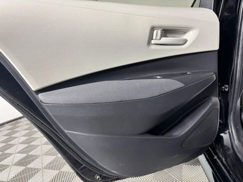 Used 2025 Toyota Corolla LE FWD image 36