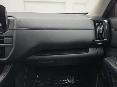 Used 2024 Nissan Pathfinder S AWD/4WD image 30