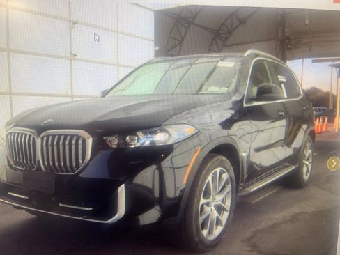 Used 2025 BMW X5 xDrive40i AWD/4WD image 1